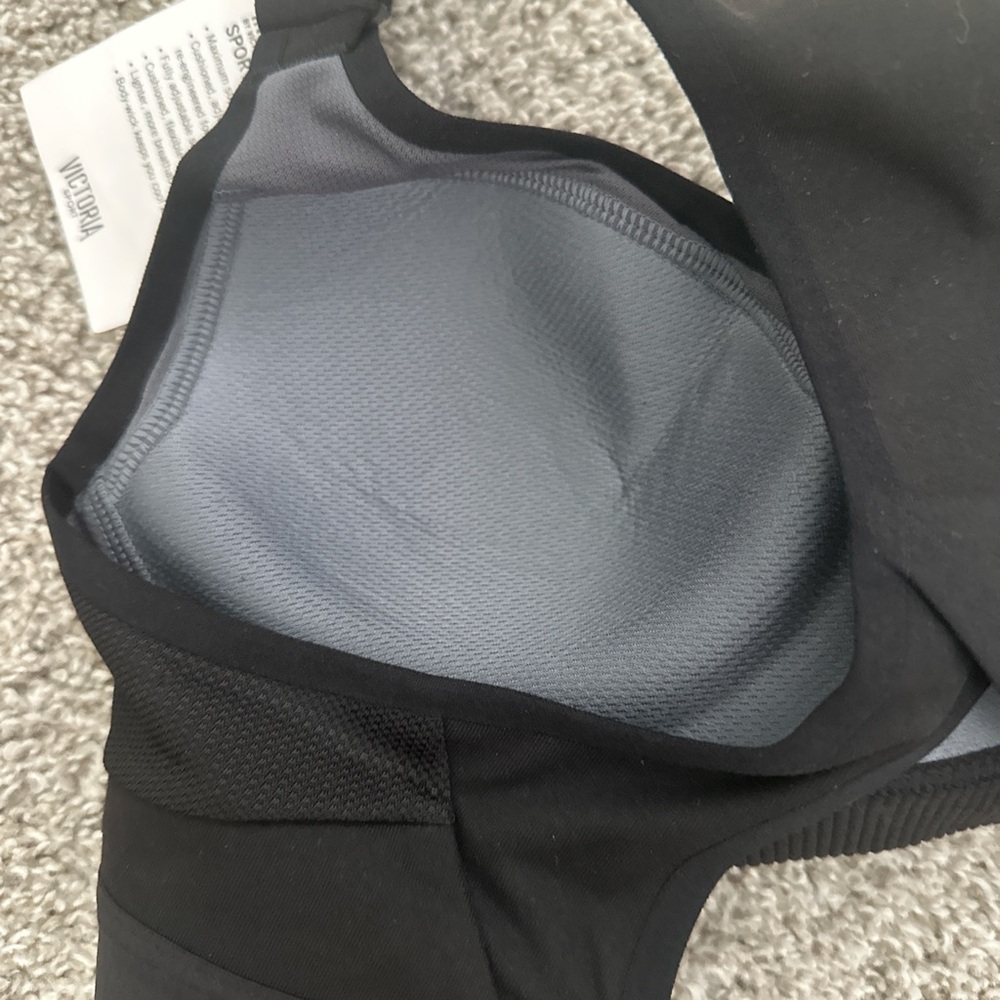 Incredible by Victoria’s Secret Women's Black Racerback Sports Bra - Picture 6 of 9
